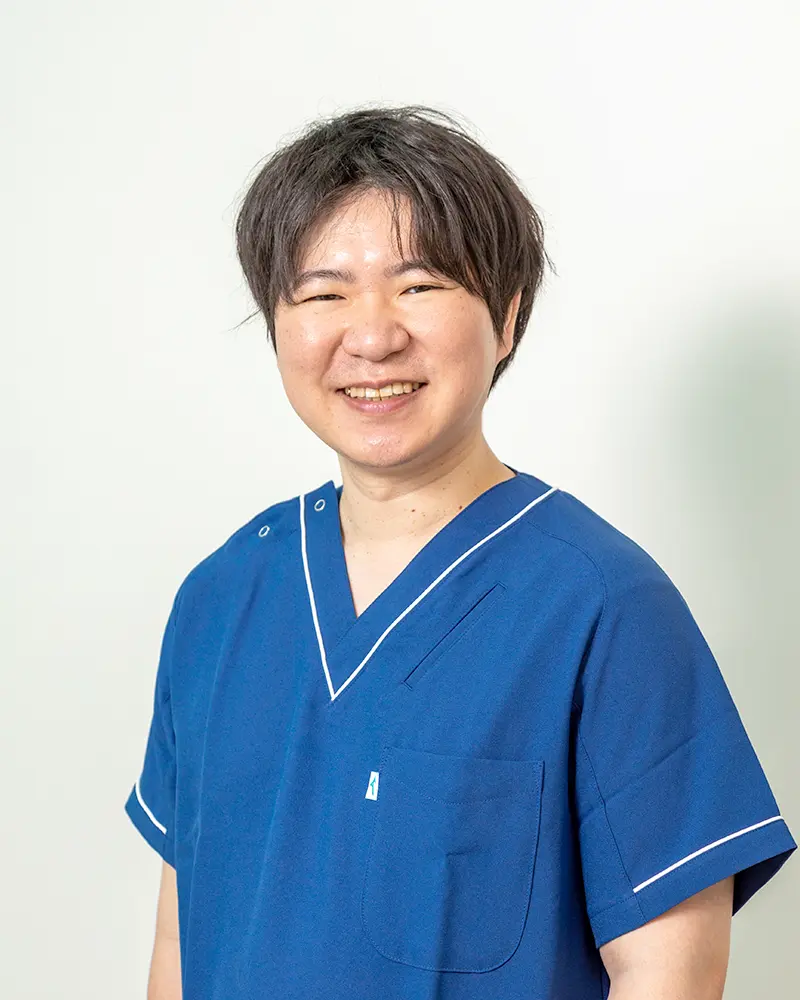 歯科医師；岡本 泰典